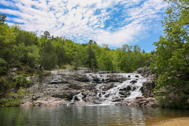 A rocky "shut-in" with a modest waterfall.